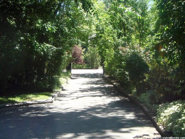 5076 S 2100 E, Holladay, UT 84117 — photo 3