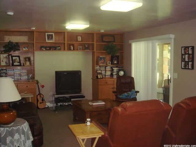 5076 S 2100 E, Holladay, UT 84117 — photo 8