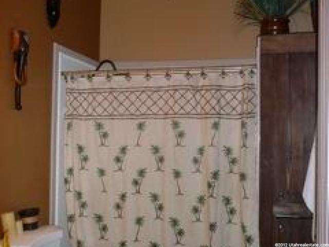 299 E 400 N, Bountiful, UT 84010 — photo 5