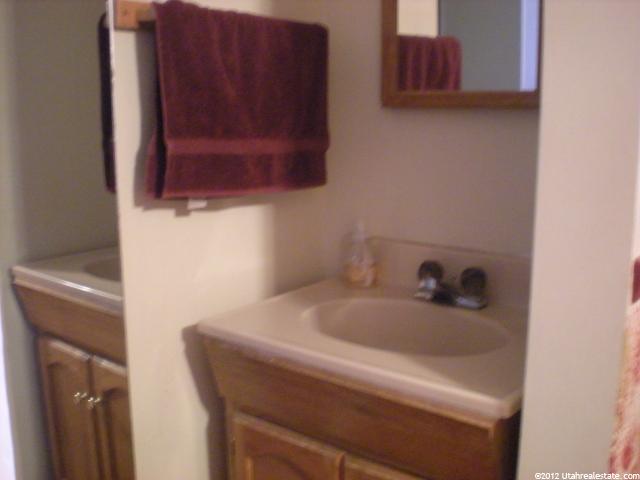 980 N Hill Blvd E, Layton, UT 84041 — photo 11