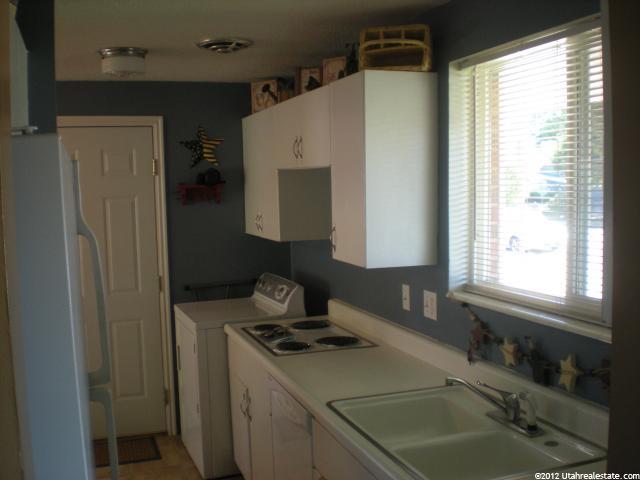 980 N Hill Blvd E, Layton, UT 84041 — photo 3