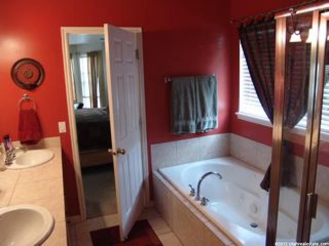 2113 E Cherry Meadows Ln N, Layton, UT 84040 — photo 12