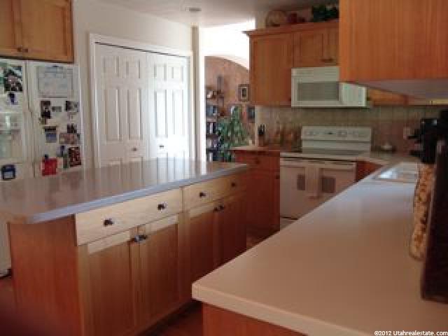 2113 E Cherry Meadows Ln N, Layton, UT 84040 — photo 5