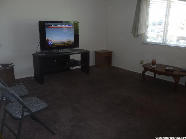 774 N Hill Blvd E, Layton, UT 84041 — photo 2
