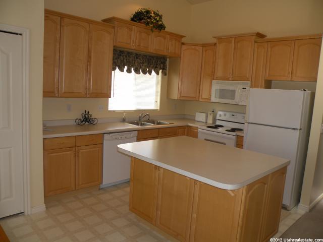 228 E Ashbrook Cir, Midvale, UT 84047 — photo 12