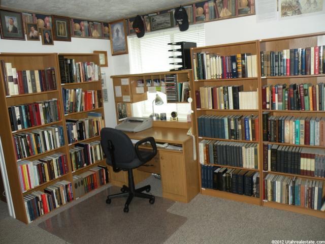 228 E Ashbrook Cir, Midvale, UT 84047 — photo 9