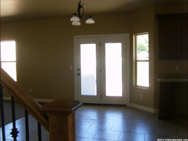 583 S 650 W, Layton, UT 84041 — photo 2