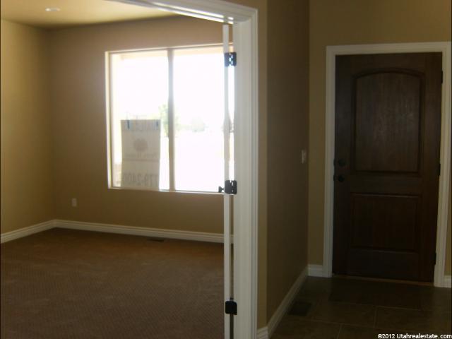 583 S 650 W, Layton, UT 84041 — photo 5