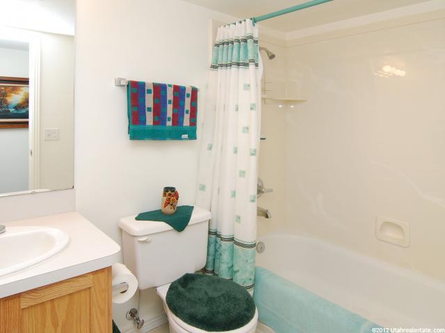 883 E 1775 N, North Ogden, UT 84414 — photo 9