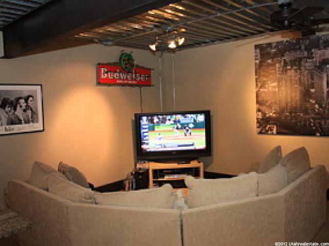 682 S Orchard E, Bountiful, UT 84010 — photo 10