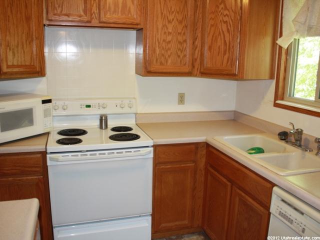 2886 W 1600 N, Clinton, UT 84015 — photo 2