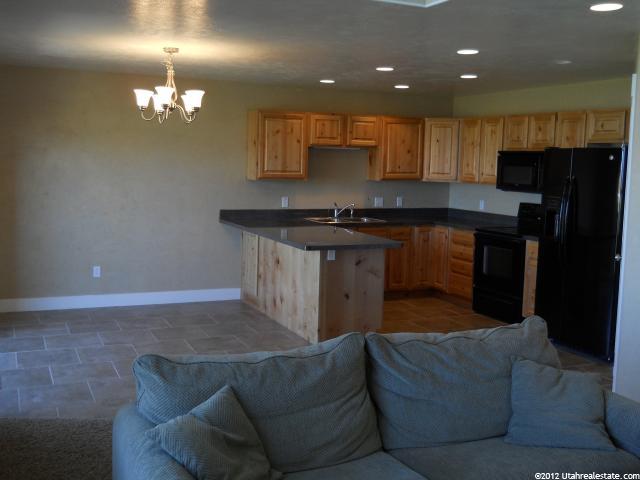 352 S 1285 E, Hyrum, UT 84319 — photo 3