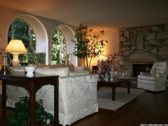 2470 E Robidoux S, Sandy, UT 84093 — photo 2