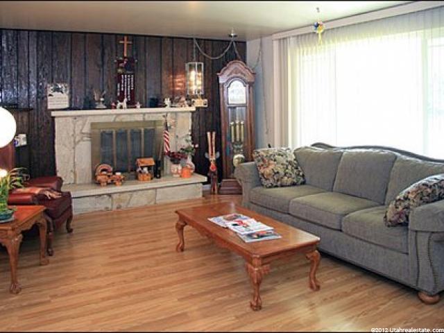 10941 S Granite Dr, Sandy, UT 84094 — photo 2