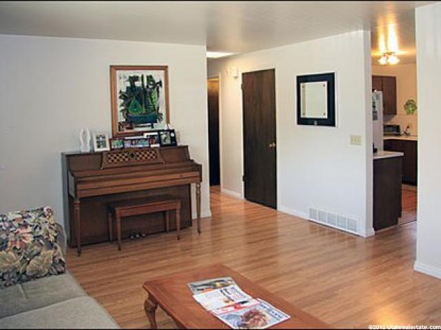 10941 S Granite Dr, Sandy, UT 84094 — photo 3