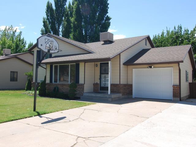 1073 W 2450 N, Layton, UT 84041 — photo 2