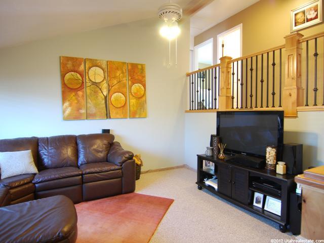 1073 W 2450 N, Layton, UT 84041 — photo 4