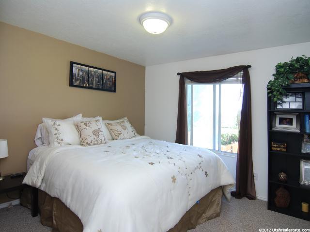 1073 W 2450 N, Layton, UT 84041 — photo 10