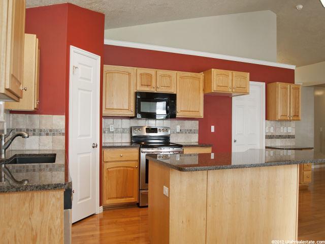 2403 W 2375 N, Clinton, UT 84015 — photo 8