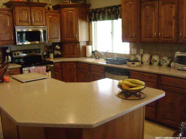 1813 N 1775 W, Farr West, UT 84404 — photo 2