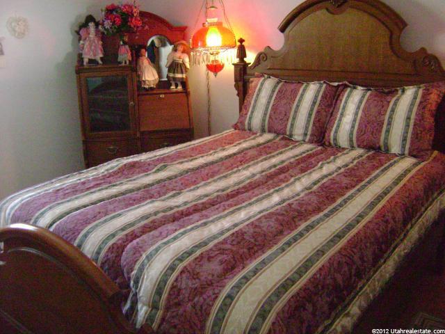 1813 N 1775 W, Farr West, UT 84404 — photo 8