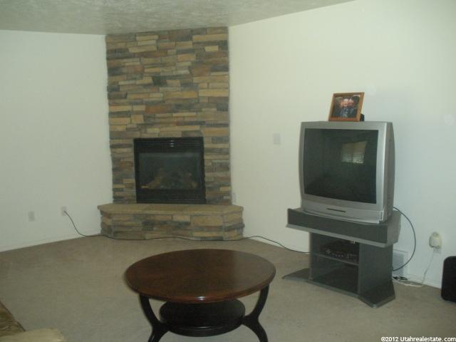 1081 N 1285 W, Clinton, UT 84015 — photo 3