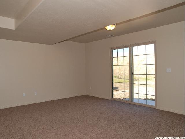 929 E Chris Cir S, Clearfield, UT 84015 — photo 5