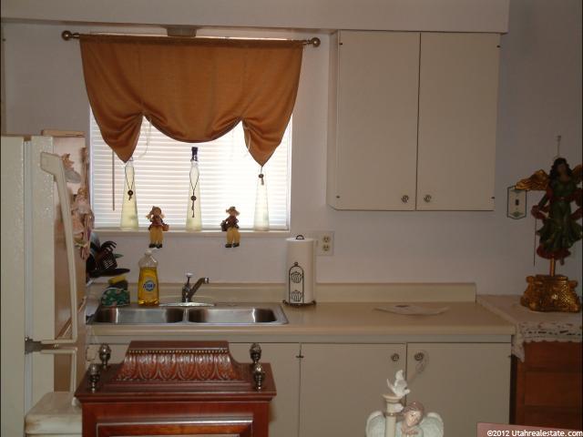 88 W 50 S #D-8, Centerville, UT 84014 — photo 4