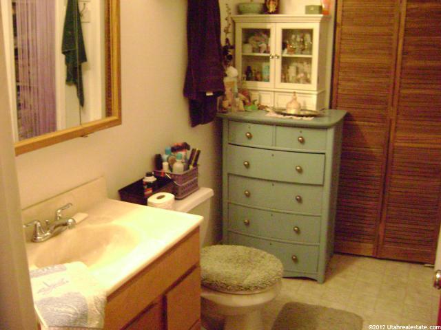 433 N 300 E, Kaysville, UT 84037 — photo 6