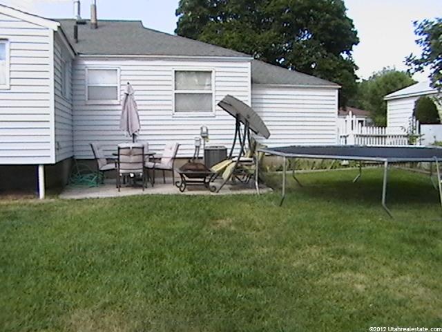 568 E Maple Dr S, Clearfield, UT 84015 — photo 2