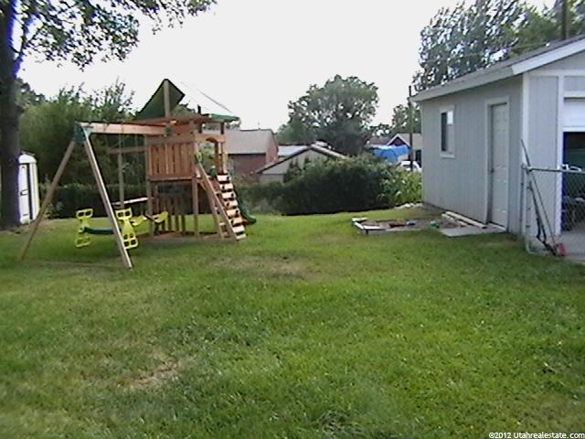 568 E Maple Dr S, Clearfield, UT 84015 — photo 9