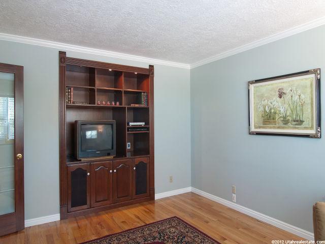 2112 N Sunset Dr, Layton, UT 84040 — photo 7