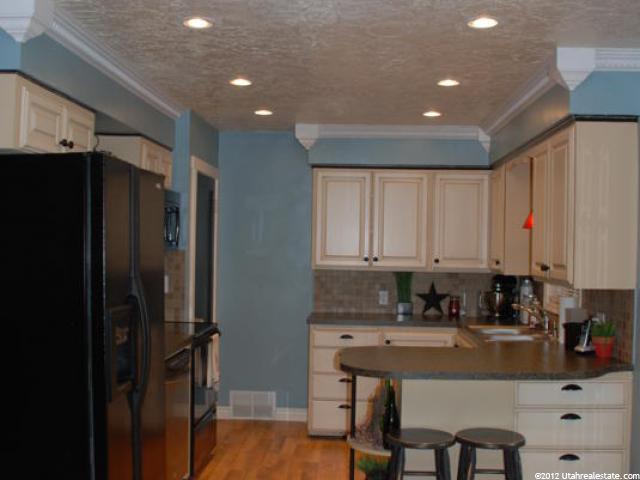 633 S 600 E, River Heights, UT 84321 — photo 2
