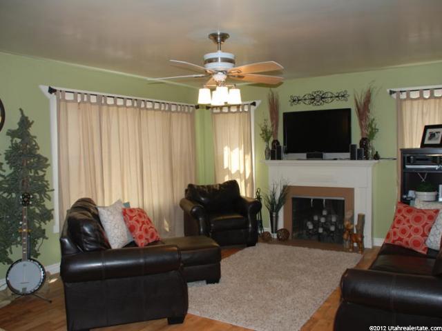 633 S 600 E, River Heights, UT 84321 — photo 4