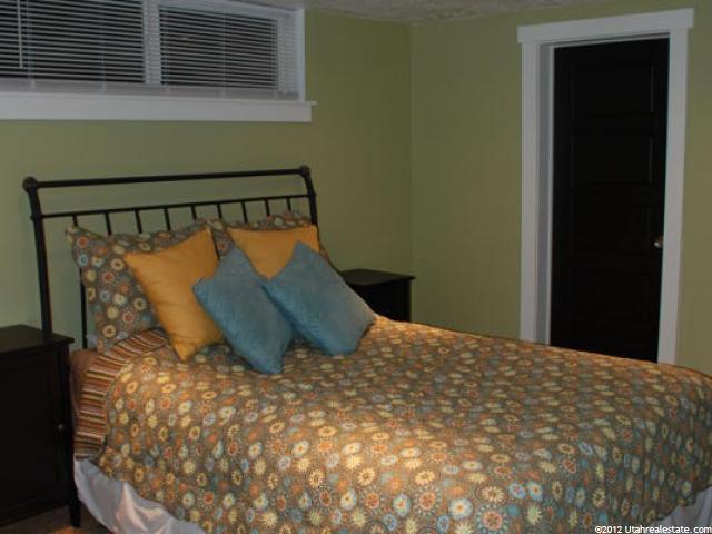 633 S 600 E, River Heights, UT 84321 — photo 6