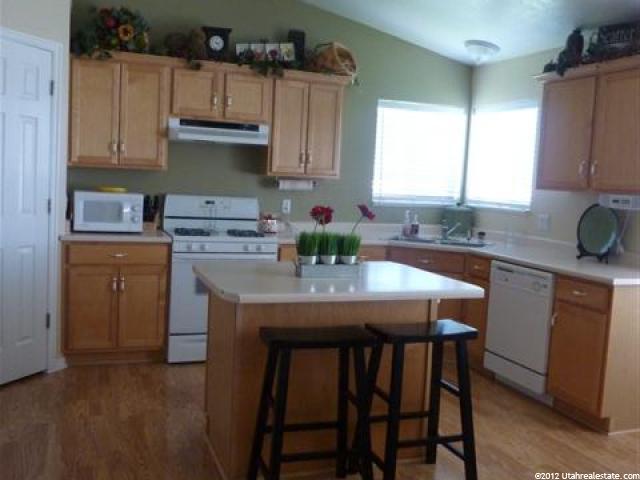 658 E 440 S, Hyrum, UT 84319 — photo 4