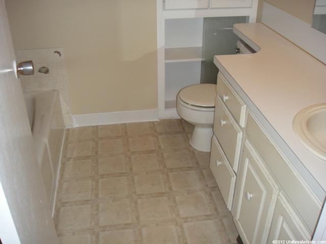 5152 S 100 E, Washington Terrace, UT 84405 — photo 4