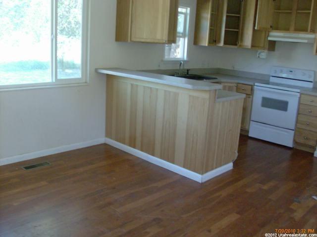 385 S 600 E, Hyrum, UT 84319 — photo 5
