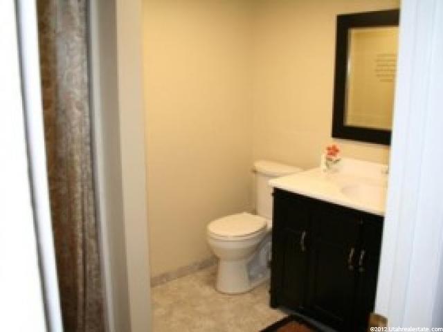 594 W 2050 N, West Bountiful, UT 84087 — photo 9