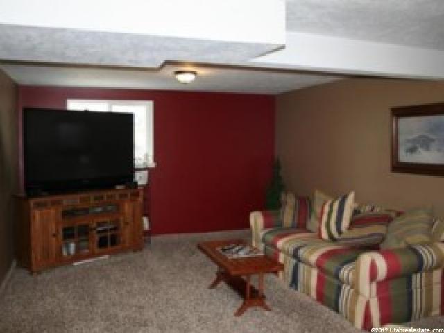 594 W 2050 N, West Bountiful, UT 84087 — photo 10