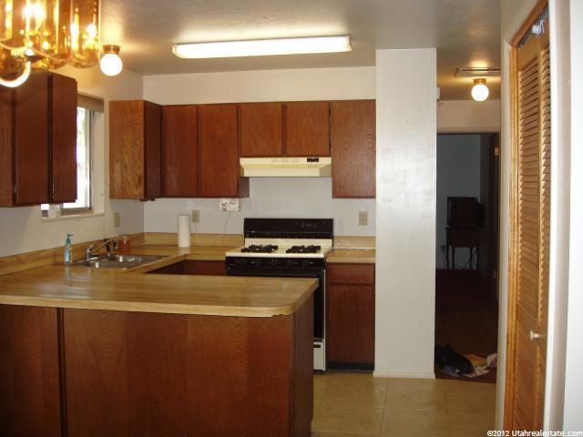 79 E 975 S, Layton, UT 84041 — photo 4