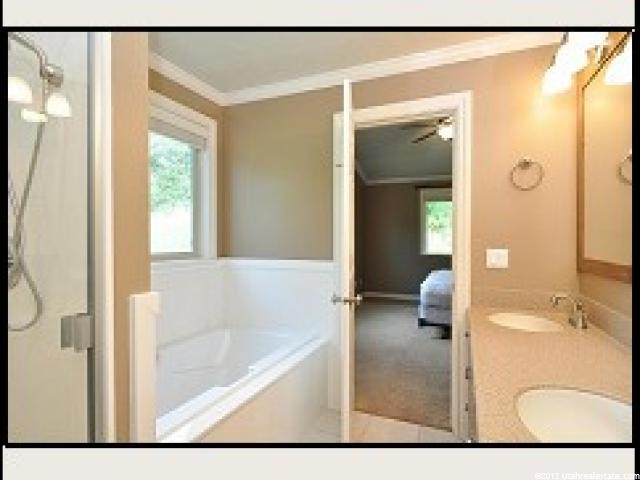 5645 Fox Chase Dr, South Ogden, UT 84403 — photo 8