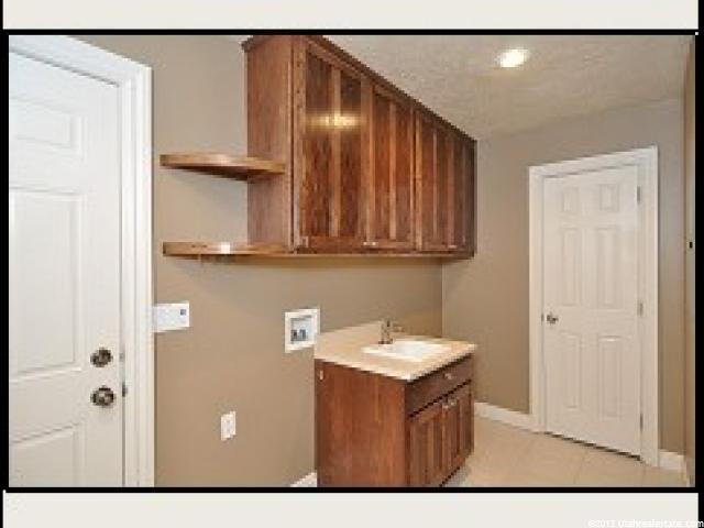 5645 Fox Chase Dr, South Ogden, UT 84403 — photo 10
