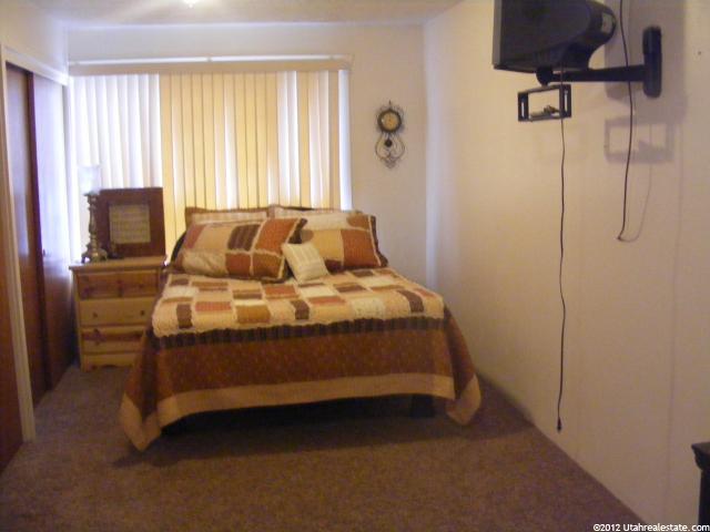 155 S 400 E, Preston, ID 83263 — photo 4