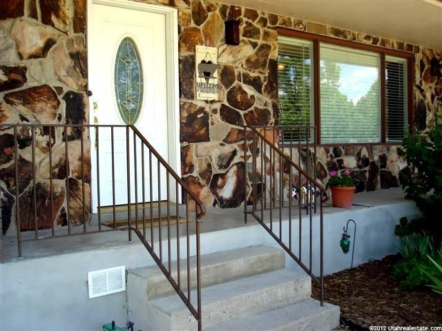 168 N Main St E, Providence, UT 84332 — photo 2