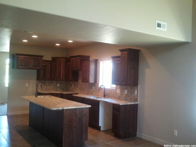 15 Lankshire Dr, Pleasant View, UT 84414 — photo 3