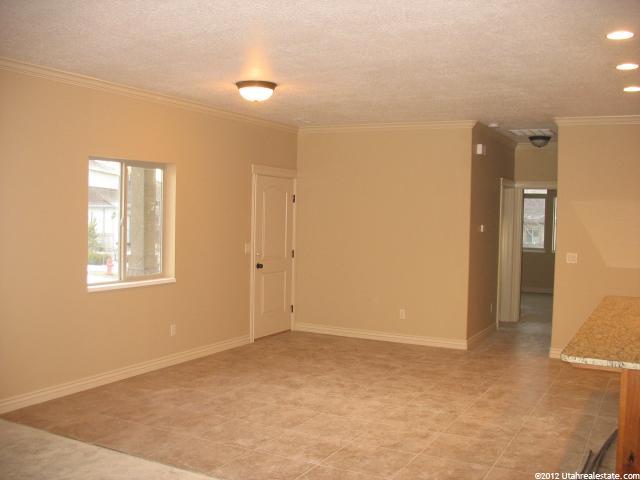 16 Lankshire Dr, Pleasant View, UT 84414 — photo 3