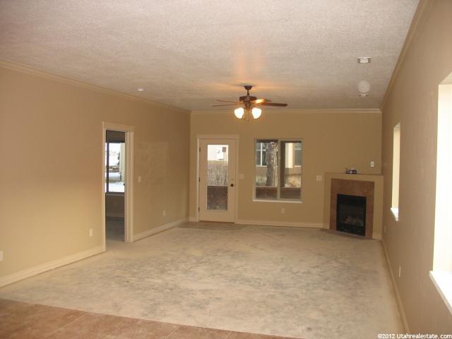 16 Lankshire Dr, Pleasant View, UT 84414 — photo 4