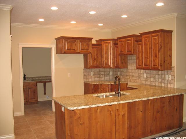 16 Lankshire Dr, Pleasant View, UT 84414 — photo 5