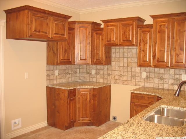 16 Lankshire Dr, Pleasant View, UT 84414 — photo 6